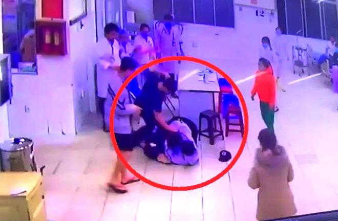 Lâm Đồng: Cha cùng con đánh bảo vệ và điều dưỡng bệnh viện - 1