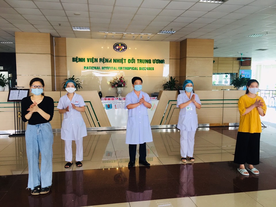 Tin tức 24h qua: Nguyên đô đốc Nguyễn Văn Hiến cùng Út “trọc” hầu tòa - 2