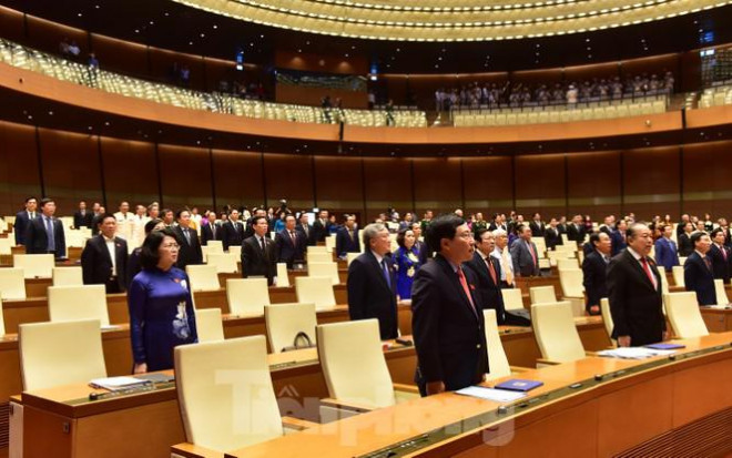 Kỳ họp đặc biệt tại Hội trường Diên Hồng - 3