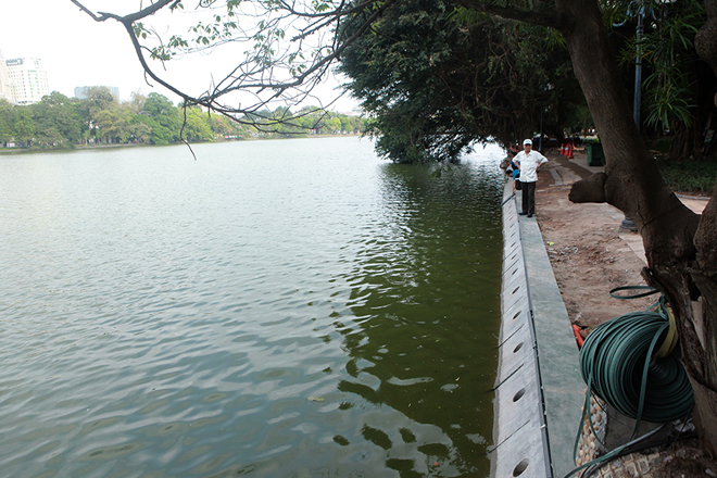 Cận cảnh bờ kè lát đá xanh thí điểm ở Hồ Gươm - 5