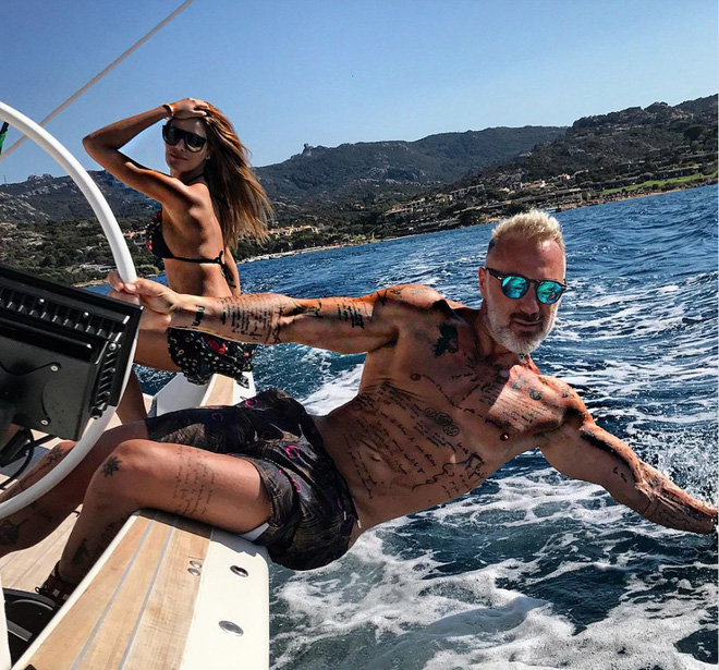 "Ông chú triệu phú" U60 vẫn cơ bắp cuồn cuộn khiến gái trẻ đáng tuổi con mê mẩn - 6