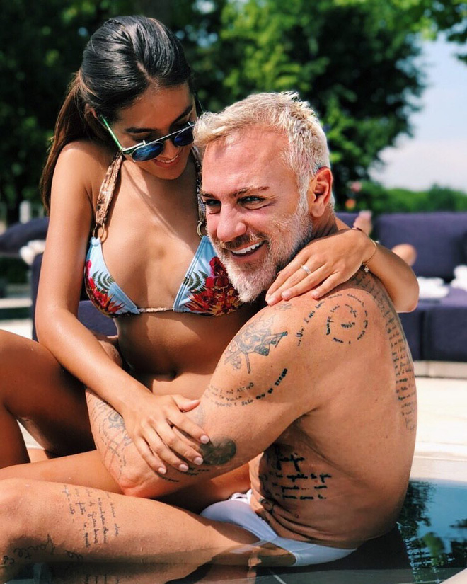 "Ông chú triệu phú" U60 vẫn cơ bắp cuồn cuộn khiến gái trẻ đáng tuổi con mê mẩn - 7