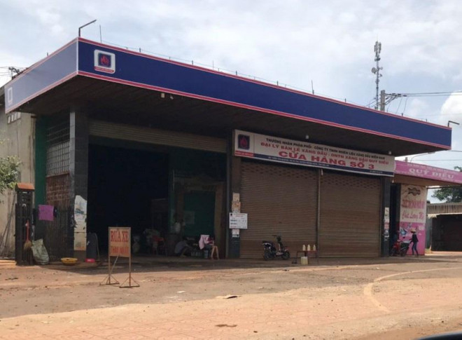 Đắk Lắk: Hàng loạt cửa hàng xăng dầu đóng cửa vì... hết xăng - 3