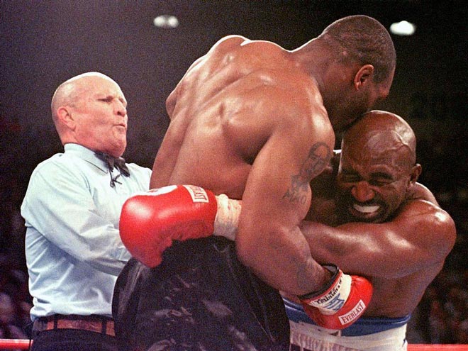https://image-us.24h.com.vn/upload/2-2020/images/2020-05-27/5-cao-thu-san-sang-an-dam-Mike-Tyson-tu-vo-si-boxing-MMA-toi-SAO-Rugby-mma1-1590567630-537-width660height495.jpg