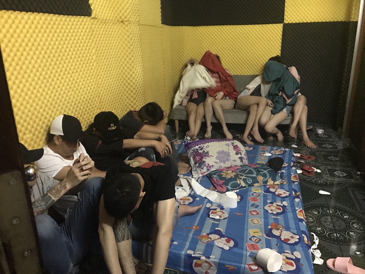 Bắt giam chủ khách sạn Thảo Yến để 57 nam, nữ tổ chức tiệc ma túy - 1