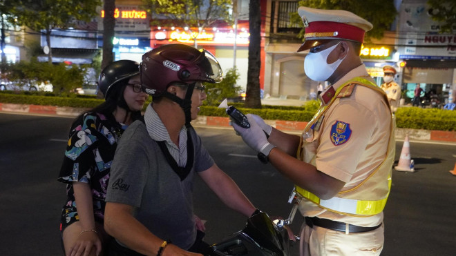 CSGT chốt chặn 2 đêm liên tục ở Vũng Tàu, hàng loạt lái xe... "ôm hận"! - 3