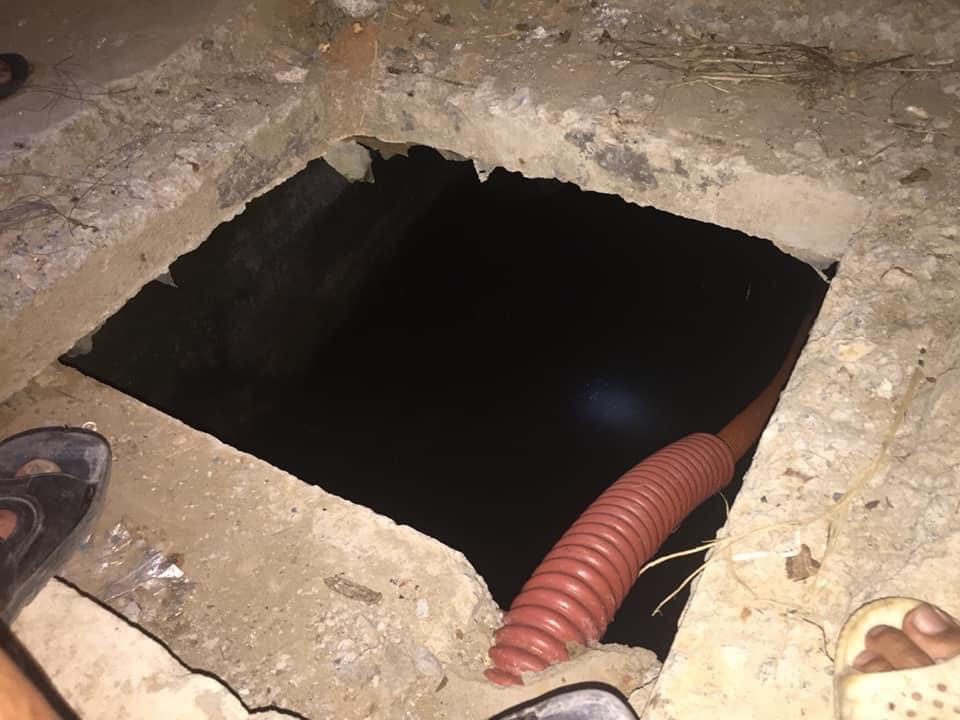 Đi nhổ lạc cùng mẹ, bé trai 4 tuổi rơi xuống hố ga tử vong - 2