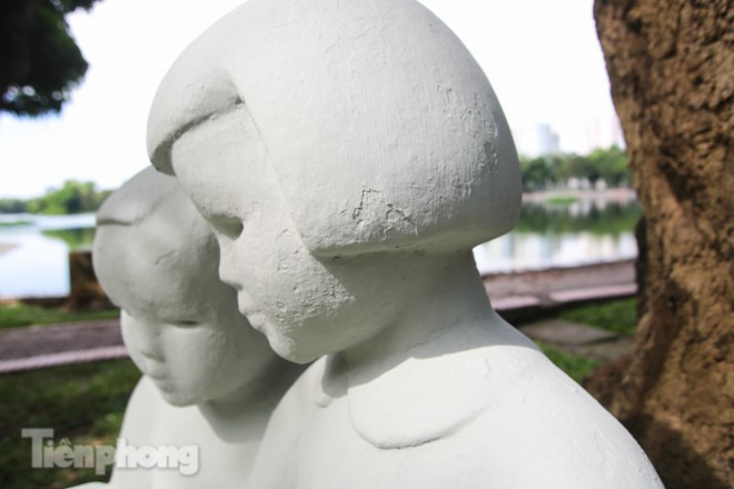 Sau lòe loẹt màu sắc, tượng ở công viên Thống Nhất mặc lại 'áo trắng' - 3