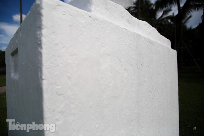 Sau lòe loẹt màu sắc, tượng ở công viên Thống Nhất mặc lại 'áo trắng' - 6