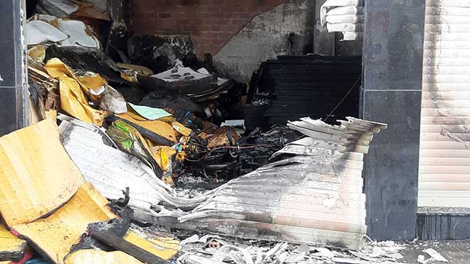 7 người mắc kẹt, khóc gào trong căn nhà rực lửa ở Sài Gòn - 7