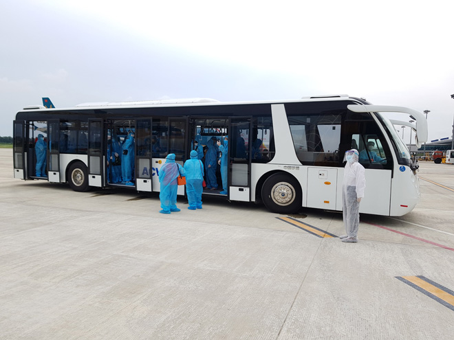 Cách ly hơn 340 công dân từ Singapore về sân bay Cần Thơ - 3