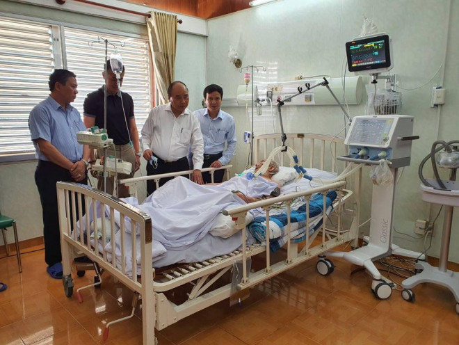 Thủ tướng Nguyễn Xuân Phúc thăm tướng tình báo Mười Hương - 2