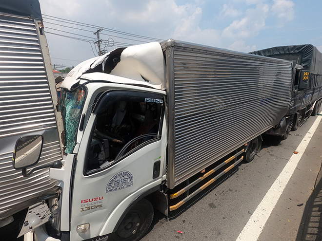 11 ô tô “dồn toa” trên cầu ở Sài Gòn, giao thông “tê liệt” nhiều giờ - 4