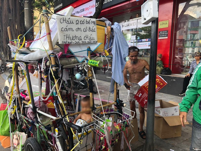 Diễn biến mới vụ bé 18 tháng tuổi trần truồng bị đưa đi khắp nơi để mưu sinh - 2