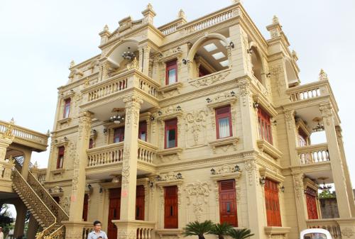 Sự thật về biệt thự dát vàng và dàn siêu xe hoành tráng của đại gia Vũng Tàu - 1