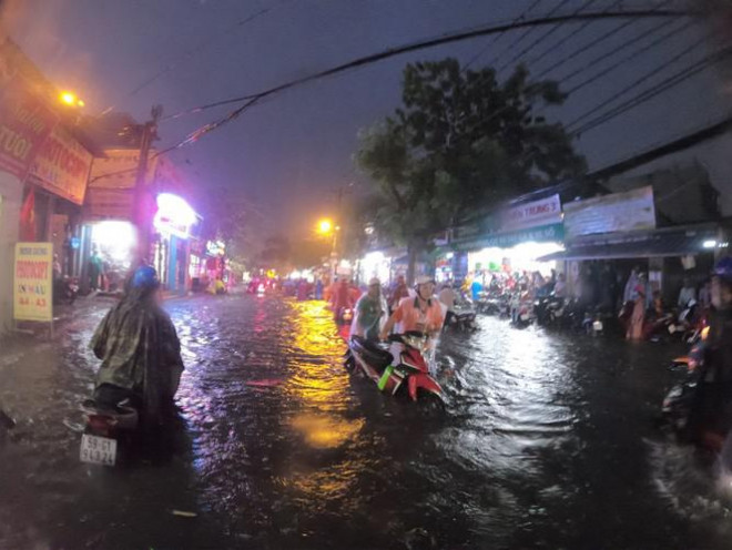 Năm 2021, trung tâm TPHCM hết cảnh "phố biến thành sông" - 2
