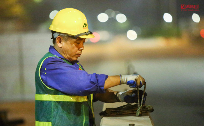 Trắng đêm tháo dỡ hàng rào đường đua F1 - 3