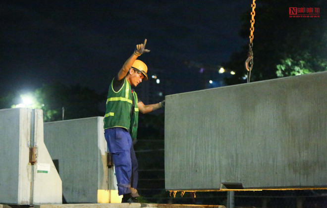 Trắng đêm tháo dỡ hàng rào đường đua F1 - 5