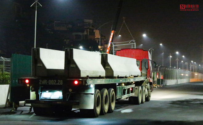 Trắng đêm tháo dỡ hàng rào đường đua F1 - 7