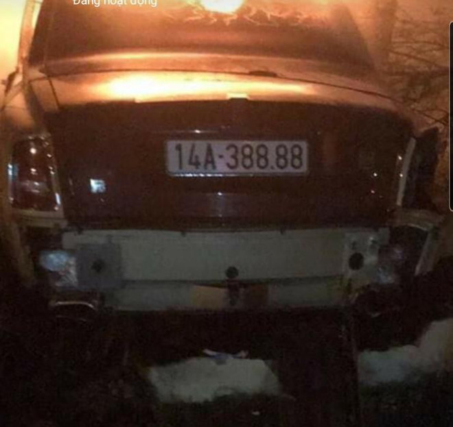 Rolls-Royce Phantom độc nhất Việt Nam bốc cháy ngùn ngụt trong đêm - 2