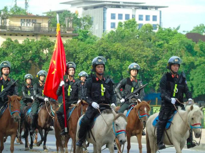 Bộ trưởng Tô Lâm nói về Đoàn cảnh sát cơ động kỵ binh vừa ra mắt - 2