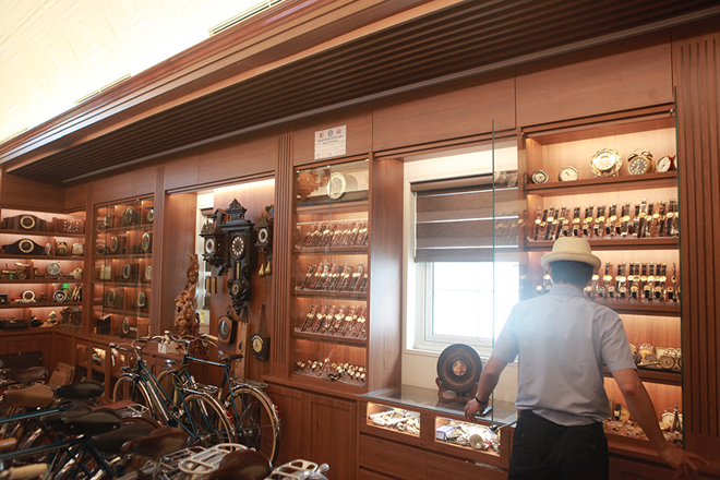 Mục sở thị bộ sưu tập đồng hồ cổ mạ vàng một thời bằng cả gia tài khủng - 14