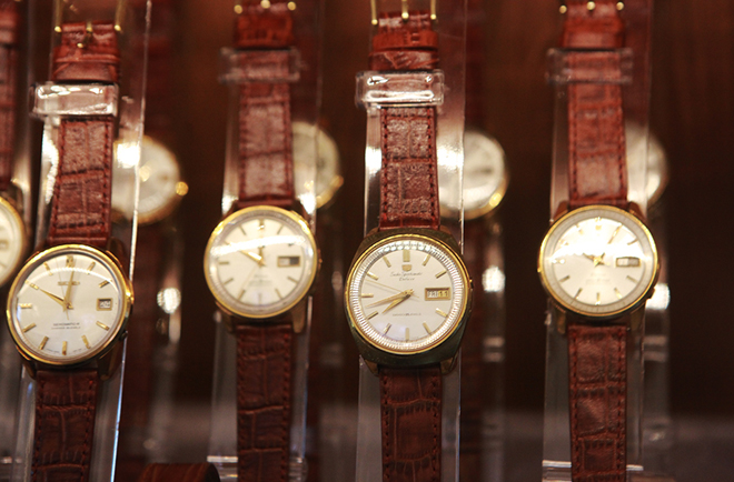 Mục sở thị bộ sưu tập đồng hồ cổ mạ vàng một thời bằng cả gia tài khủng - 3