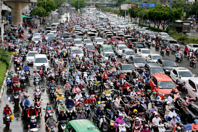 Có 10.000 tỉ đồng mỗi năm, Sở GTVT TP.HCM nói vẫn thiếu - 1