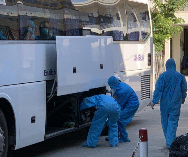 150 chuyên gia Trung Quốc vừa đến Quảng Ngãi bằng tàu hỏa lập riêng - 2