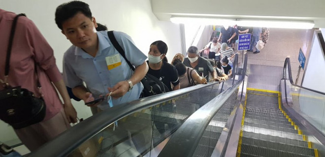 Ùn tắc ở Tân Sơn Nhất sau sự cố máy bay trượt đường băng - 8