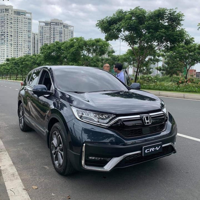 Honda CR-V bản lắp ráp tại Việt Nam xuất hiện trên đường phố - 1