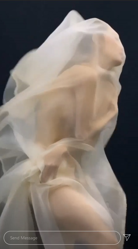 Minh Hằng khỏa thân tinh tế mừng tuổi 33, body nuột như thiếu nữ của cô gây trầm trồ - 2