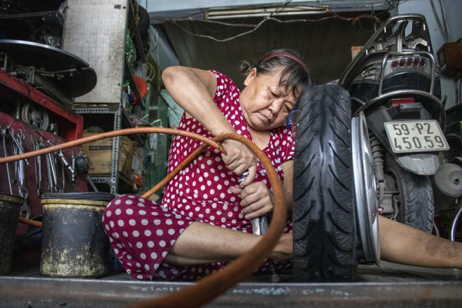 Cho dù bạn chỉ cần sửa chửa nhỏ hay một bản đồ xe máy hoàn toàn mới, thợ sửa xe máy Sài Gòn sẵn sàng đáp ứng nhu cầu của bạn. Với kinh nghiệm nhiều năm trong lĩnh vực này, các thợ sẽ mang đến cho bạn sự hiệu quả và chất lượng tuyệt vời.