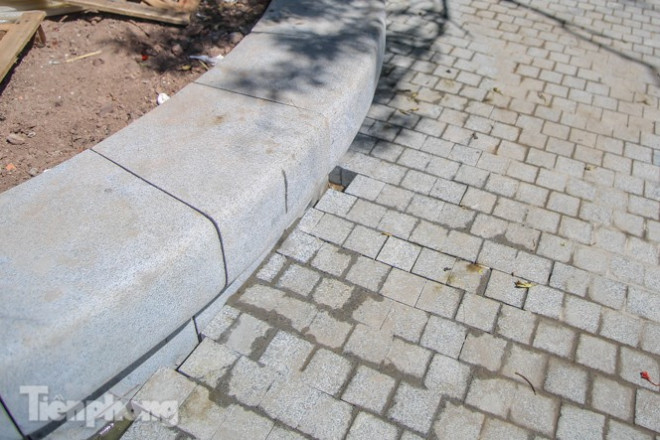 Diện mạo Hồ Gươm ra sao sau khi kè bê tông trường tồn, lát đá hoa cương? - 9