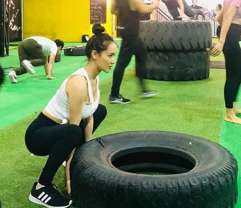 Gây hoang mang vì cặp chân trơ xương, Nhã Phương lại gây sốc vì khẩu phần ăn "nghèo" - 4