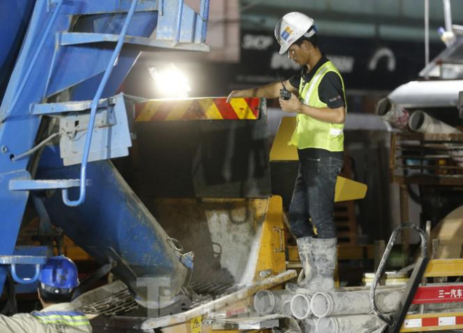 Trắng đêm đổ bê tông hợp long ga ngầm trên phố Kim Mã - 10