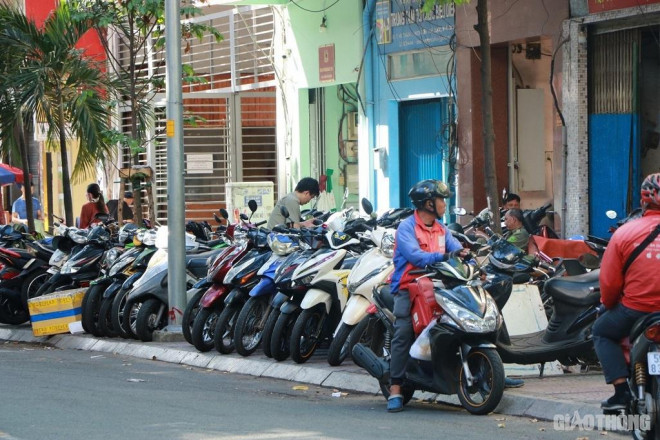 Vỉa hè Sài Gòn ra sao từ khi ông Đoàn Ngọc Hải thôi xuống đường? - 2