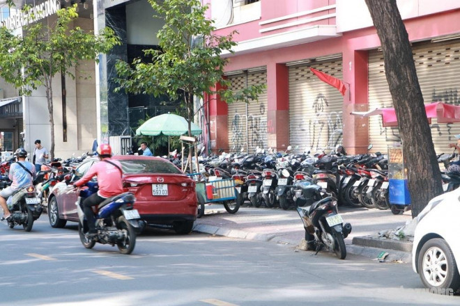 Vỉa hè Sài Gòn ra sao từ khi ông Đoàn Ngọc Hải thôi xuống đường? - 11