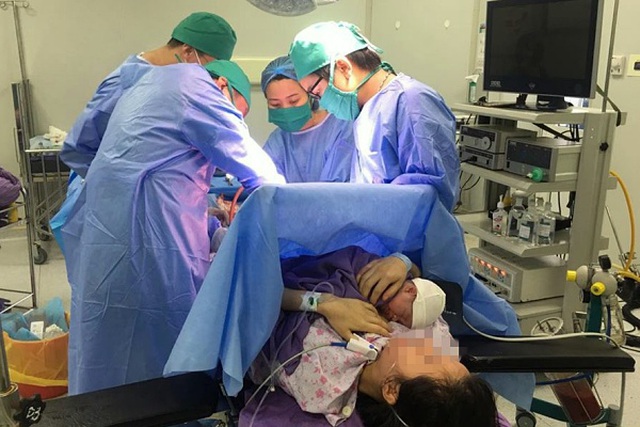 30 tuổi đã mắc ung thư đại tràng, thai phụ vẫn quyết giữ con - 1