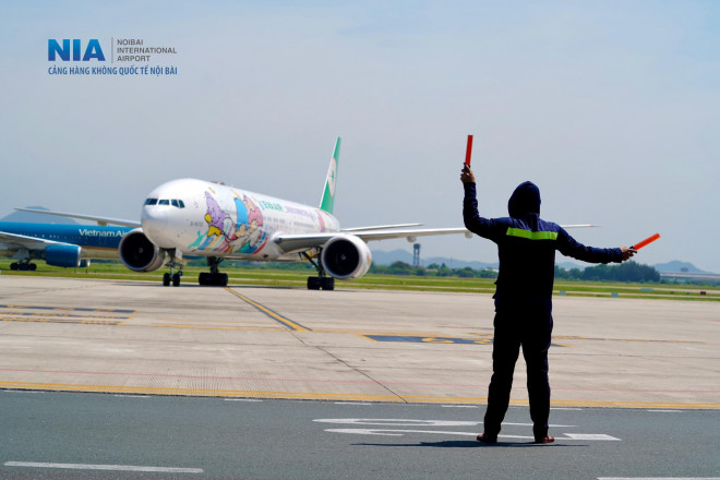 "Đột nhập" khu bay Nội Bài trong cái nắng nóng cực điểm hơn 62 độ C - 6