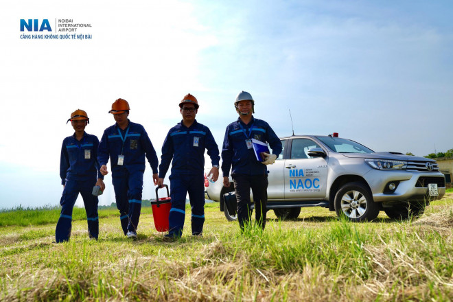 "Đột nhập" khu bay Nội Bài trong cái nắng nóng cực điểm hơn 62 độ C - 8