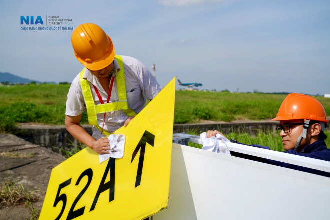 "Đột nhập" khu bay Nội Bài trong cái nắng nóng cực điểm hơn 62 độ C - 10