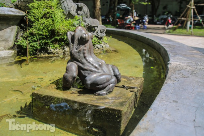 Đeo đai sắt cho đài phun nước cổ nhất Hà Nội - 7