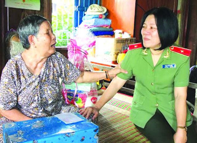 Nữ Thiếu tướng Công an đầu tiên Bùi Tuyết Minh thôi giữ chức Giám đốc Công an - 2