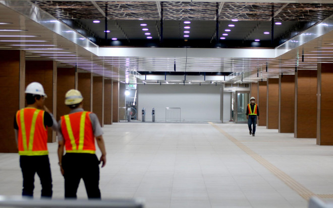 Phó Thủ tướng thị sát và chỉ đạo ngay trên công trường metro số 1 - 5