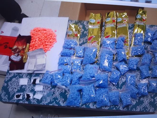 Tin tức 24h qua: Hồ nước chuyển sang màu tím lịm, bốc mùi hôi thối - 2