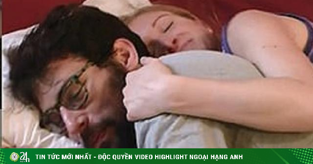 Vợ cô đơn thuê trai lạ về ôm ấp, chồng chẳng ghen lấy 1 lần, còn làm chuyện gây ngỡ ngàng