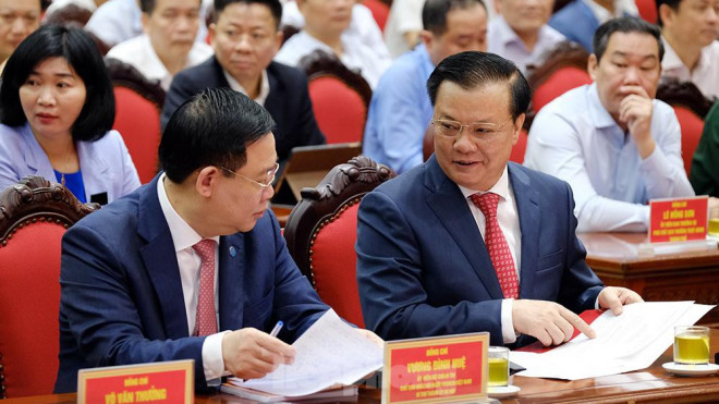 Toàn cảnh lễ trao Quyết định cho Tân Bí thư Thành uỷ Hà Nội Đinh Tiến Dũng - 4