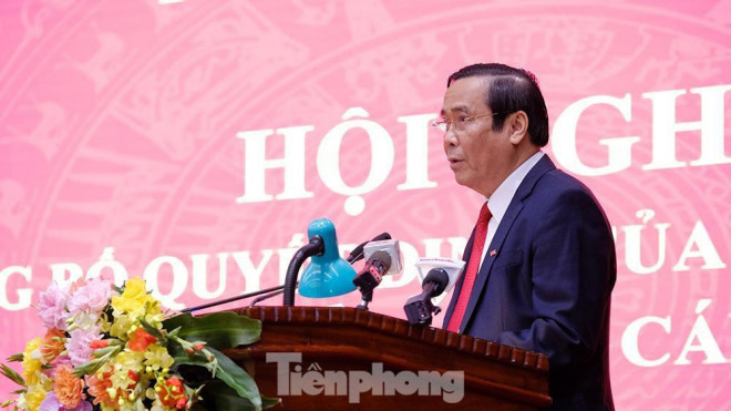 Toàn cảnh lễ trao Quyết định cho Tân Bí thư Thành uỷ Hà Nội Đinh Tiến Dũng - 5