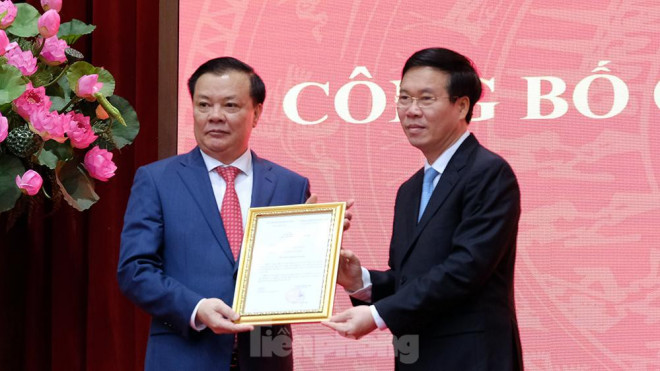 Toàn cảnh lễ trao Quyết định cho Tân Bí thư Thành uỷ Hà Nội Đinh Tiến Dũng - 6